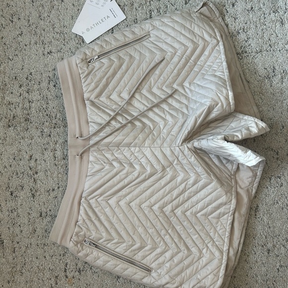 Athleta NWT padded shorts size 14 super cute good/beige - Picture 10 of 13